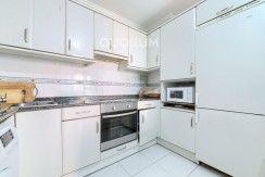 Piso De 3 Dormitorios Con 3 Balcones, Ascensor Cota 0 y Fachada Rehabilitada En Pleno Centro