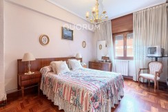 Piso De 3 Habitaciones (4 En origen) Con Gran Salón Y Opción a 2º Baño. Ascensor Cota Cero En Zona Centro Ariz