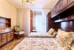 Piso De 3 Habitaciones (4 En origen) Con Gran Salón Y Opción a 2º Baño. Ascensor Cota Cero En Zona Centro Ariz