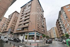 Piso de 3 Habitaciones Con Terraza Y 2 Baños En El Centro De Santutxu