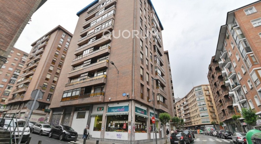 Piso de 3 Habitaciones Con Terraza Y 2 Baños En El Centro De Santutxu