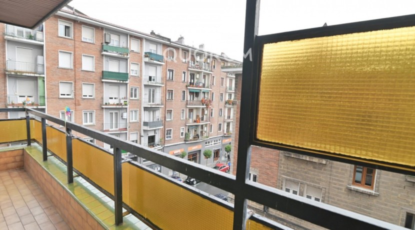 Piso de 3 Habitaciones Con Terraza Y 2 Baños En El Centro De Santutxu