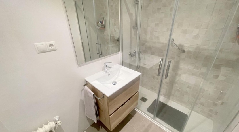 Piso de 3 Habitaciones Con Terraza Y 2 Baños En El Centro De Santutxu