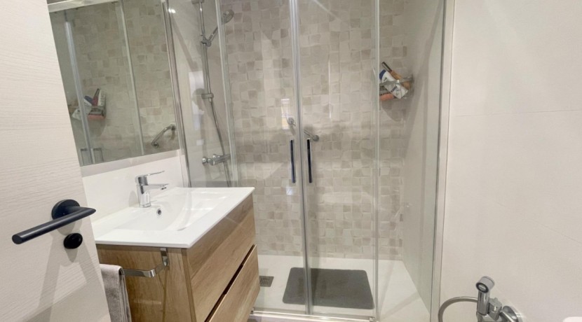 Piso de 3 Habitaciones Con Terraza Y 2 Baños En El Centro De Santutxu