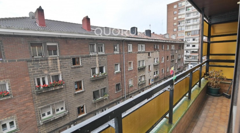 Piso de 3 Habitaciones Con Terraza Y 2 Baños En El Centro De Santutxu