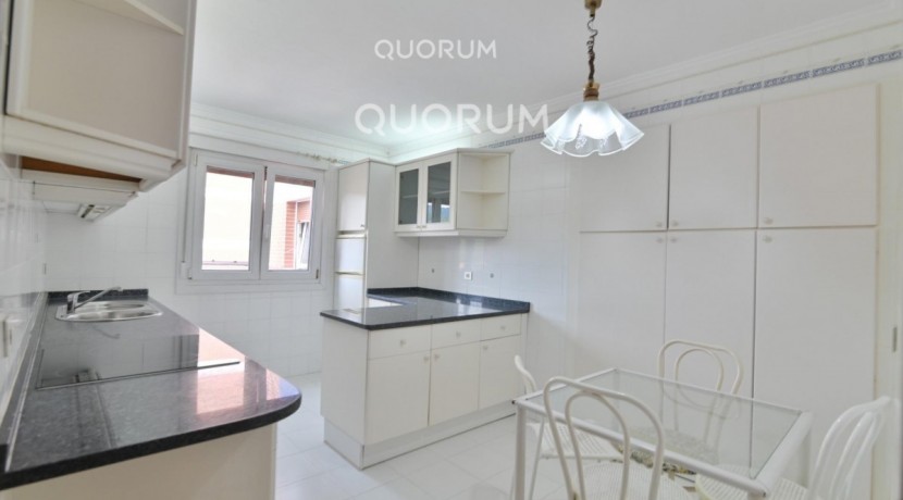 Piso De 3 Habitaciones En El Centro De Santutxu