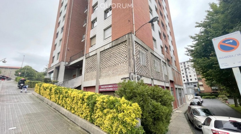 Piso De 3 Habitaciones En Txurdinaga.