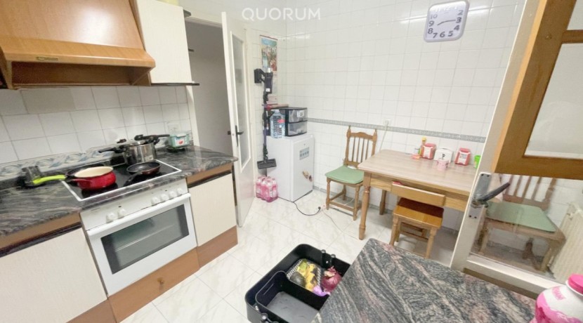 Piso De 3 Habitaciones En Txurdinaga.