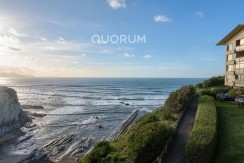 Piso En Primera Línea de Playa Con LAS MEJORES VISTAS AL PEÑÓN En Urbanización Sopelmar