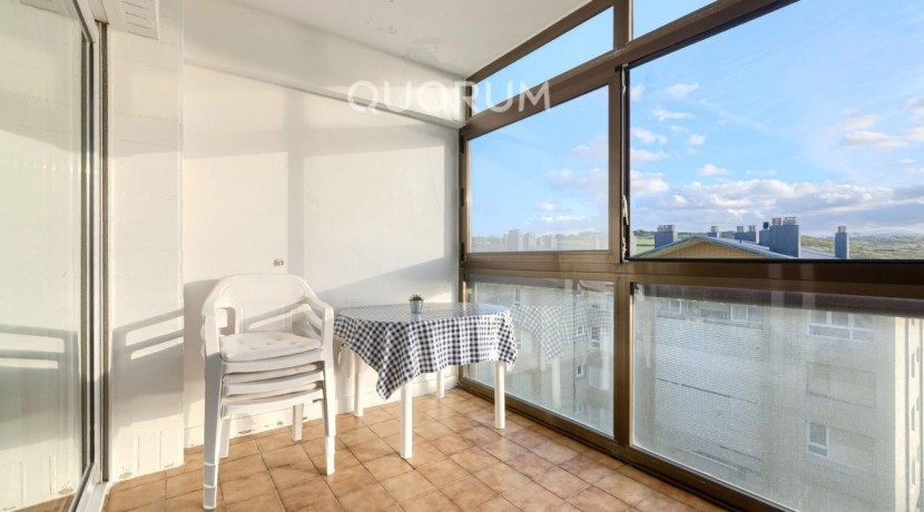 Piso En Primera Línea de Playa Con LAS MEJORES VISTAS AL PEÑÓN En Urbanización Sopelmar