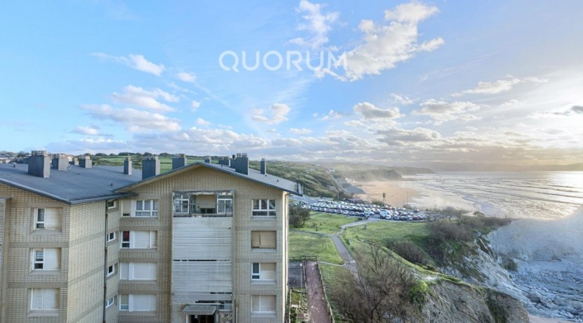 Piso En Primera Línea de Playa Con LAS MEJORES VISTAS AL PEÑÓN En Urbanización Sopelmar