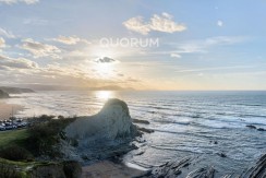 Piso En Primera Línea de Playa Con LAS MEJORES VISTAS AL PEÑÓN En Urbanización Sopelmar