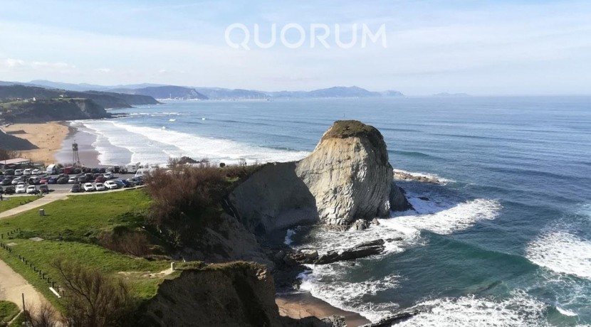 Piso En Primera Línea de Playa Con LAS MEJORES VISTAS AL PEÑÓN En Urbanización Sopelmar