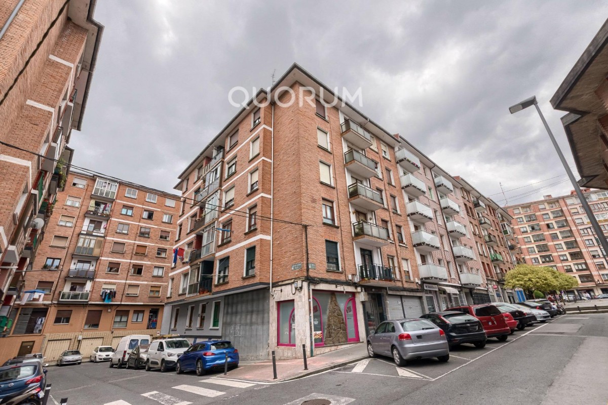 Piso Luminoso De 2 Dormitorios Con Ascensor Para Decorar A Tu Gusto en Zona Ariz