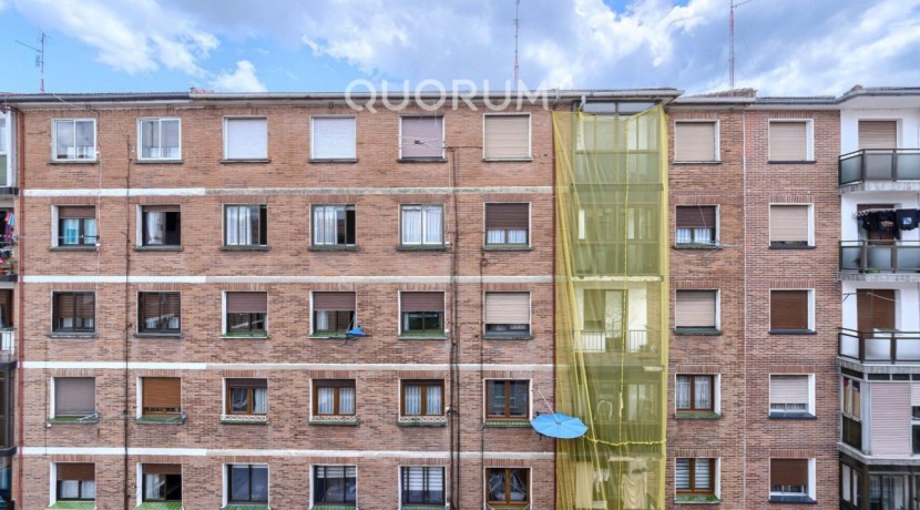 Piso Luminoso De 2 Dormitorios Con Ascensor Para Decorar A Tu Gusto en Zona Ariz
