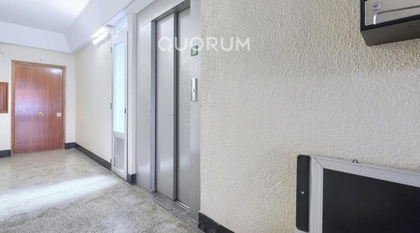 Piso Luminoso De 2 Dormitorios Con Ascensor Para Decorar A Tu Gusto en Zona Ariz