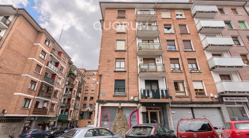 Piso Luminoso De 2 Dormitorios Con Ascensor Para Decorar A Tu Gusto en Zona Ariz