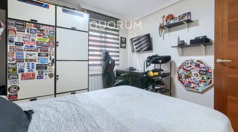 Piso Luminoso y Totalmente Exterior De 3 Dormitorios Con Amplio Trastero  En Zona Lanbarketa