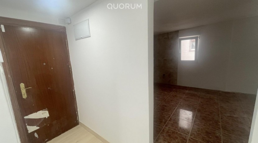 Piso Reformado Sin Amueblar de 3 Habitaciones