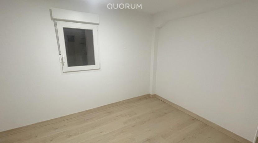 Piso Reformado Sin Amueblar de 3 Habitaciones