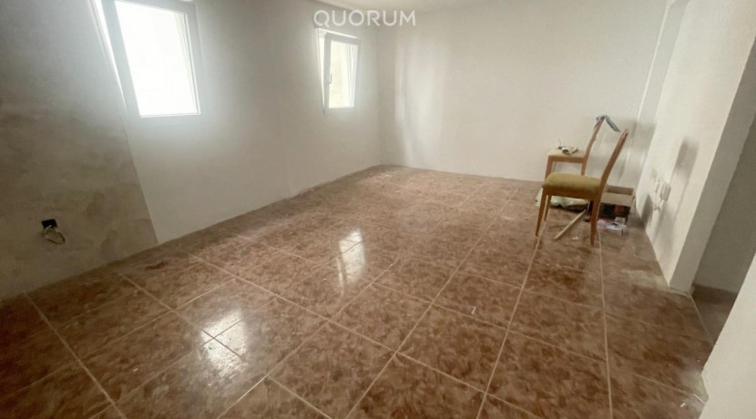 Piso Reformado Sin Amueblar de 3 Habitaciones