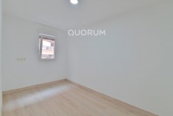 Piso Reformado Sin Amueblar de 3 Habitaciones