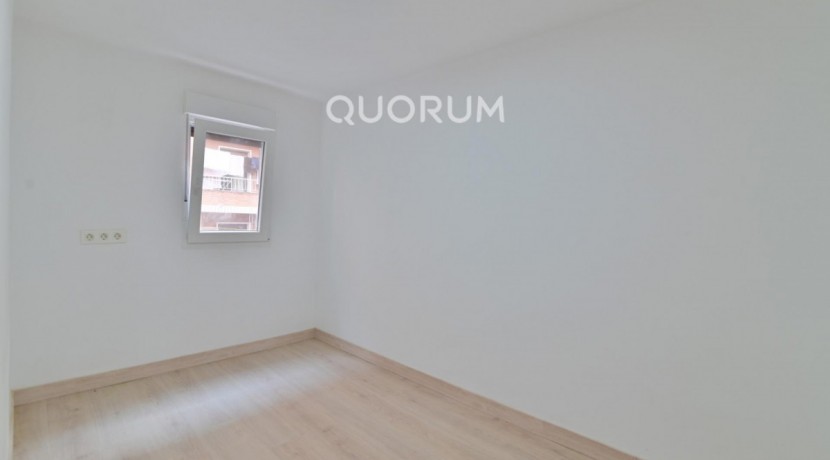 Piso Reformado Sin Amueblar de 3 Habitaciones