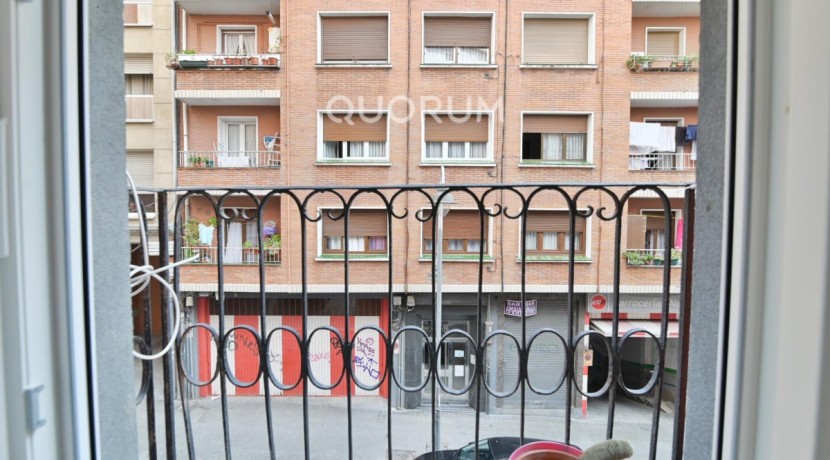 Piso Reformado Sin Amueblar de 3 Habitaciones