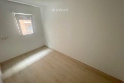 Piso Reformado Sin Amueblar de 3 Habitaciones