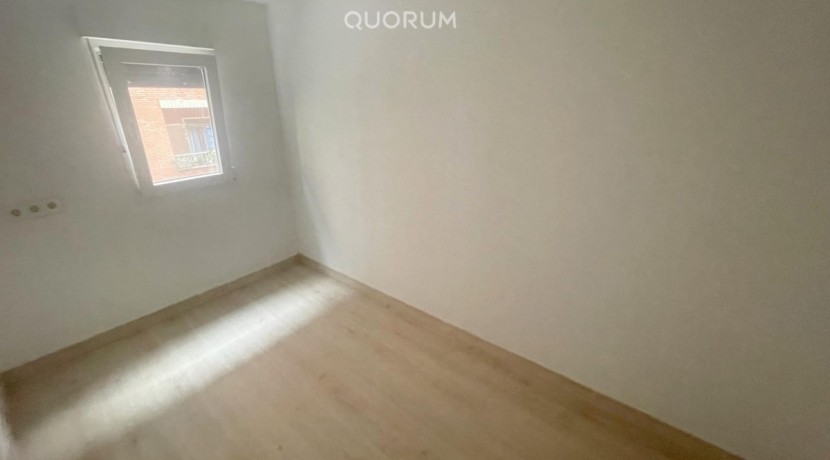 Piso Reformado Sin Amueblar de 3 Habitaciones