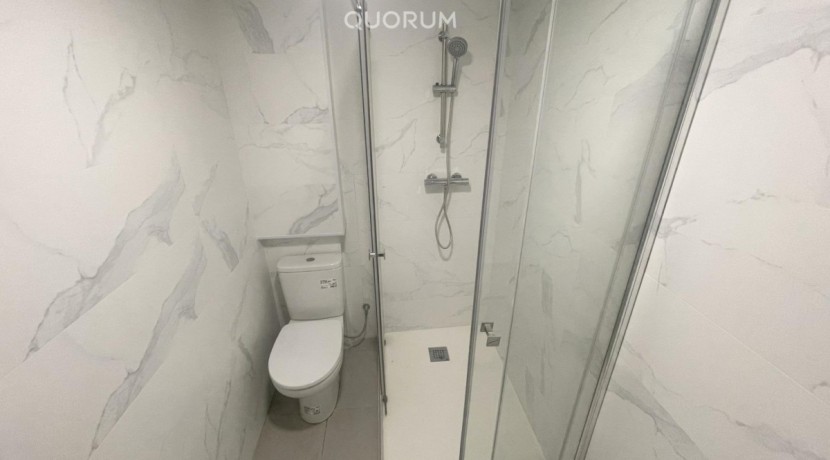 Piso Reformado Sin Amueblar de 3 Habitaciones