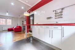Preciosa Vivienda Luminosa De 2 Dormitorios y 2 Baños Con Balcón y Ascensor Cota 0 en Zona Centro