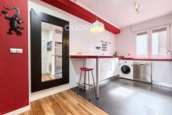 Preciosa Vivienda Luminosa De 2 Dormitorios y 2 Baños Con Balcón y Ascensor Cota 0 en Zona Centro