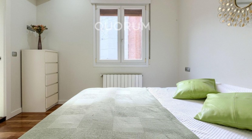 Preciosa Vivienda Luminosa De 2 Dormitorios y 2 Baños Con Balcón y Ascensor Cota 0 en Zona Centro