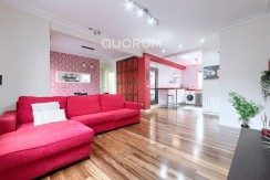 Preciosa Vivienda Luminosa De 2 Dormitorios y 2 Baños Con Balcón y Ascensor Cota 0 en Zona Centro