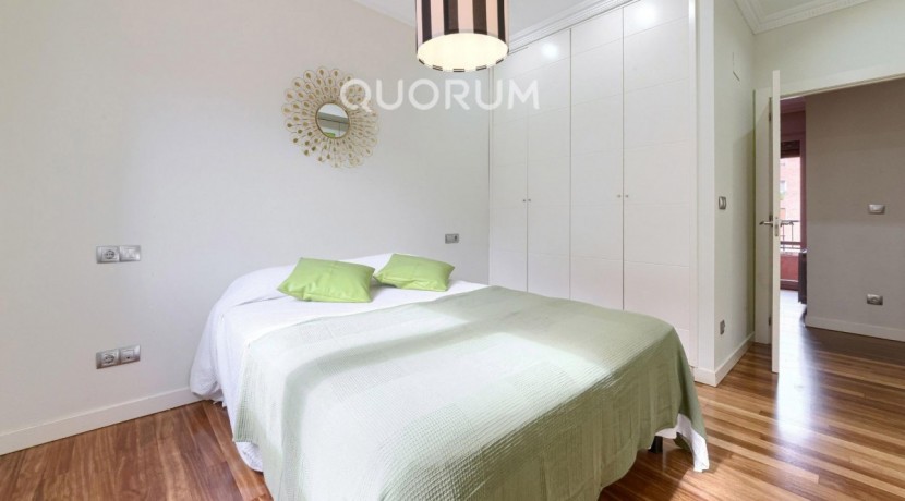 Preciosa Vivienda Luminosa De 2 Dormitorios y 2 Baños Con Balcón y Ascensor Cota 0 en Zona Centro