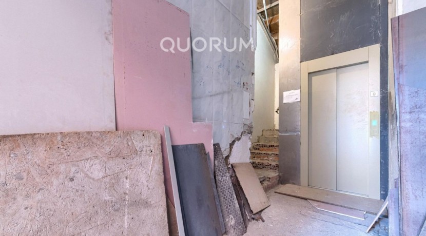 Preciosa Vivienda Luminosa De 2 Dormitorios y 2 Baños Con Balcón y Ascensor Cota 0 en Zona Centro