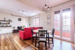 Preciosa Vivienda Luminosa De 2 Dormitorios y 2 Baños Con Balcón y Ascensor Cota 0 en Zona Centro