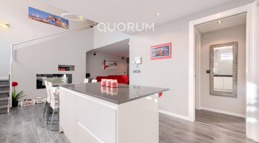 Preciosa y Amplia Vivienda Tasada Municipal A Dos Alturas De 3 Dorm. y 2 Baños En Zona Cartonajes-Ariz