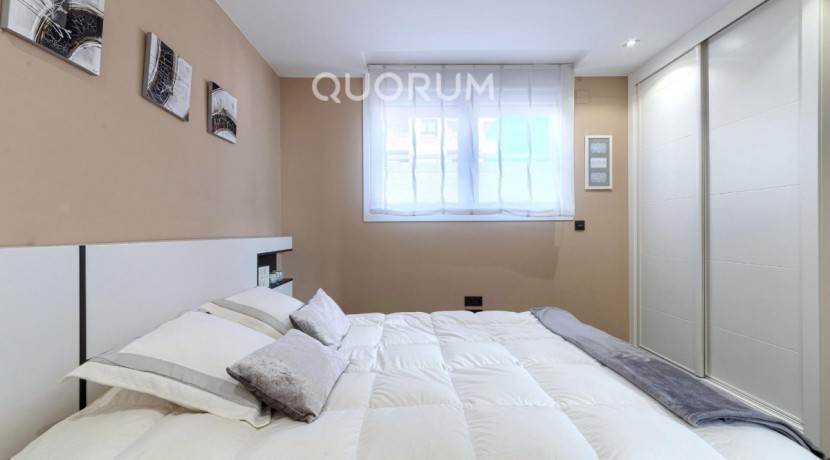 Preciosa y Amplia Vivienda Tasada Municipal A Dos Alturas De 3 Dorm. y 2 Baños En Zona Cartonajes-Ariz