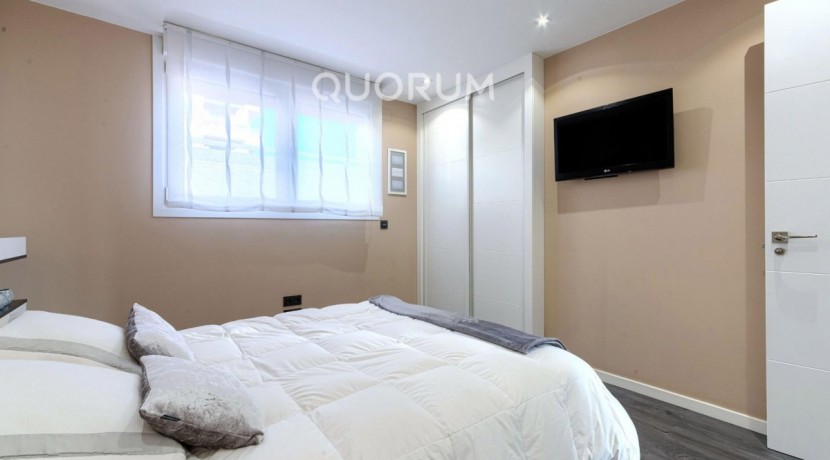Preciosa y Amplia Vivienda Tasada Municipal A Dos Alturas De 3 Dorm. y 2 Baños En Zona Cartonajes-Ariz