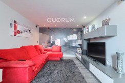 Preciosa y Amplia Vivienda Tasada Municipal A Dos Alturas De 3 Dorm. y 2 Baños En Zona Cartonajes-Ariz