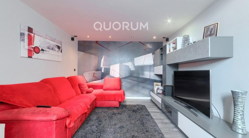 Preciosa y Amplia Vivienda Tasada Municipal A Dos Alturas De 3 Dorm. y 2 Baños En Zona Cartonajes-Ariz