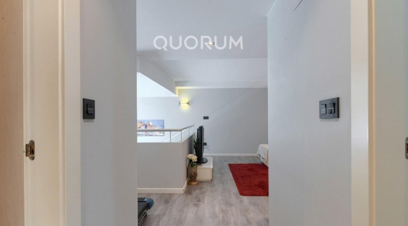 Preciosa y Amplia Vivienda Tasada Municipal A Dos Alturas De 3 Dorm. y 2 Baños En Zona Cartonajes-Ariz