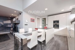 Preciosa y Amplia Vivienda Tasada Municipal A Dos Alturas De 3 Dorm. y 2 Baños En Zona Cartonajes-Ariz