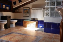 Precioso Adosado De 3 Dormitorios y 2 baños Con Txoko y Terreno En Arrankudiaga