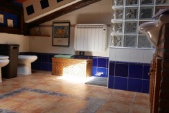 Precioso Adosado De 3 Dormitorios y 2 baños Con Txoko y Terreno En Arrankudiaga