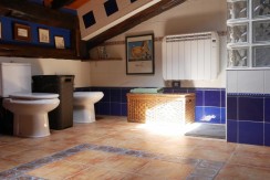 Precioso Adosado De 3 Dormitorios y 2 baños Con Txoko y Terreno En Arrankudiaga
