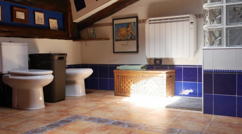 Precioso Adosado De 3 Dormitorios y 2 baños Con Txoko y Terreno En Arrankudiaga