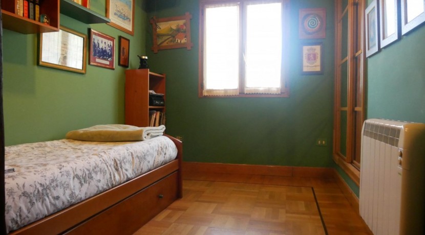 Precioso Adosado De 3 Dormitorios y 2 baños Con Txoko y Terreno En Arrankudiaga